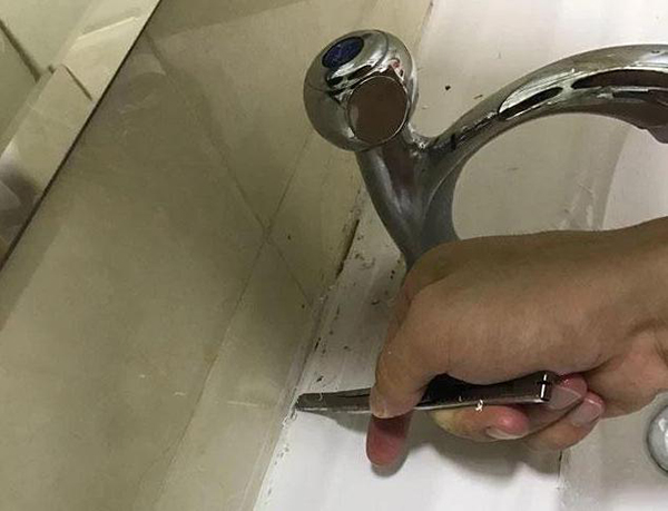 成都裝飾公司大晶裝飾玻璃膠不會(huì)發(fā)霉？別被忽悠了2