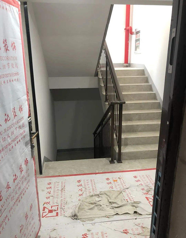 大門對著樓梯，小心風(fēng)水煞，可用此法化解！3